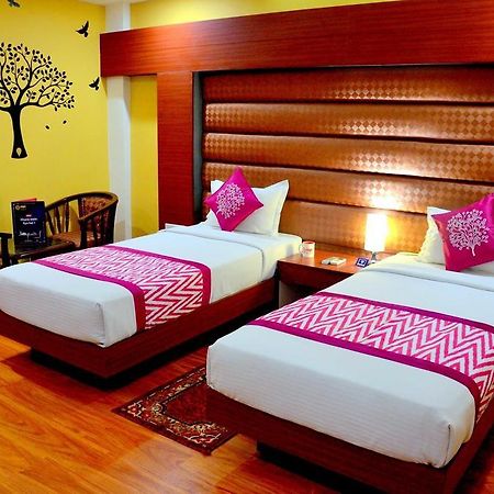 Geetika Galaxy Hotel Kanpur Buitenkant foto