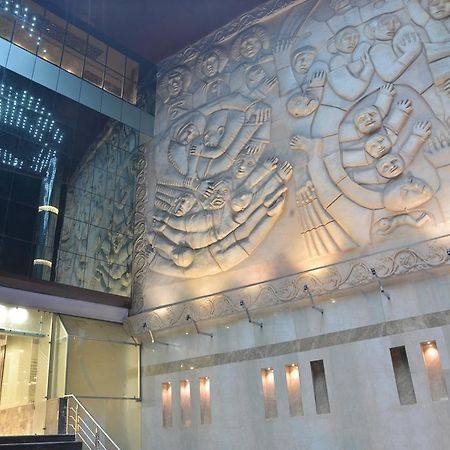 Geetika Galaxy Hotel Kanpur Buitenkant foto