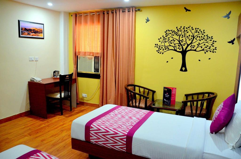 Geetika Galaxy Hotel Kanpur Buitenkant foto