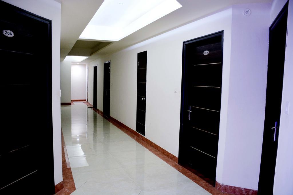 Geetika Galaxy Hotel Kanpur Buitenkant foto